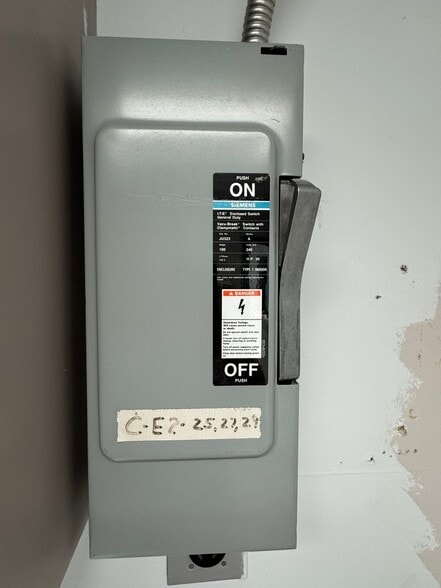 More Photos Of 130 9th St N, Naples Medical For Sale