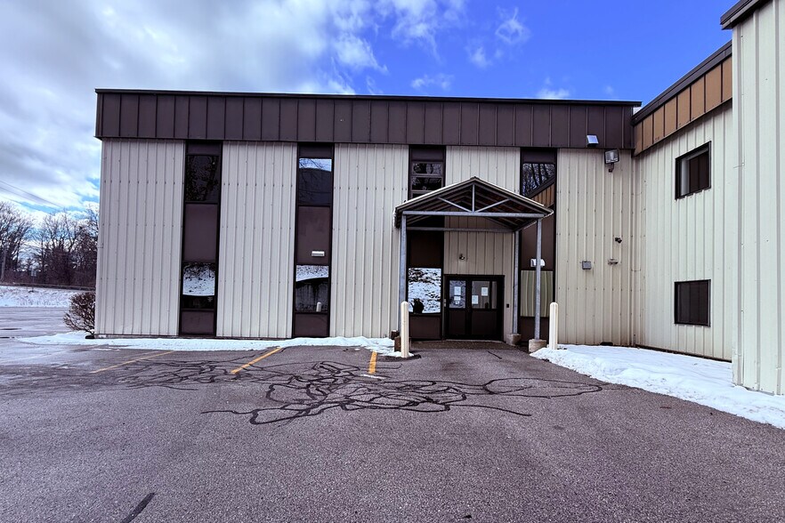 More Photos Of 629 Putney Rd, Brattleboro Office For Sale