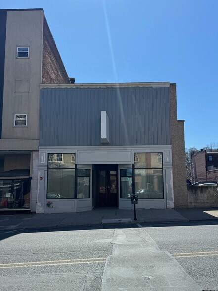 More Photos Of 414 Northampton St, Easton Restaurant For Lease
