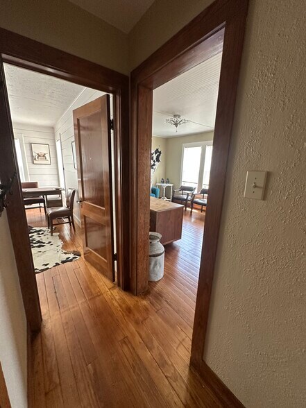 More Photos Of 506 N Alamo St, Refugio Office For Sale