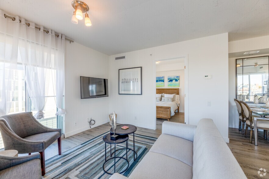 More Photos Of 100 Bond St E, Oshawa Apartments For Lease