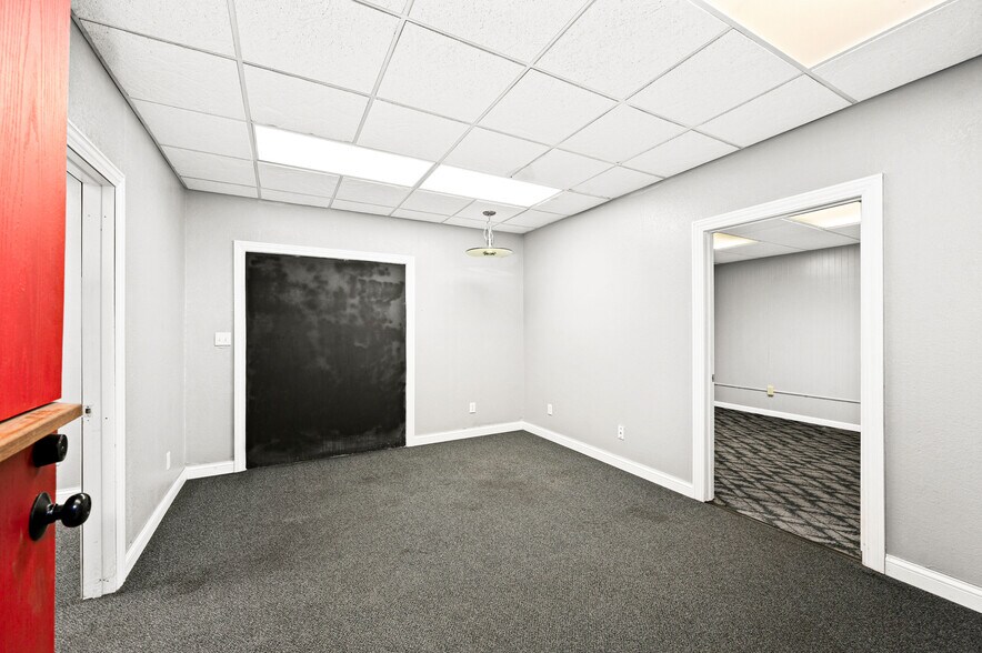 More Photos Of 350 Garfield Ave, Duluth Warehouse For Lease