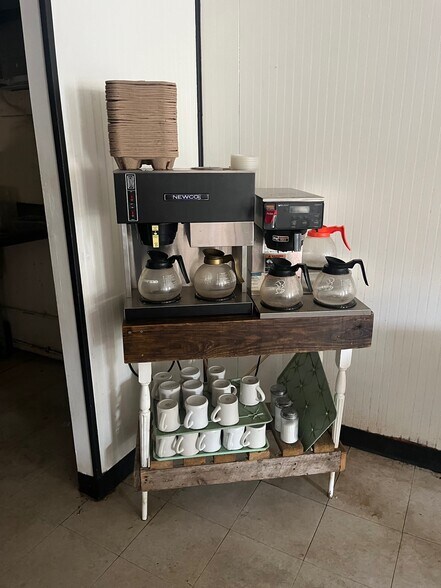 More Photos Of 302 W Broad St, Iva Restaurant For Sale