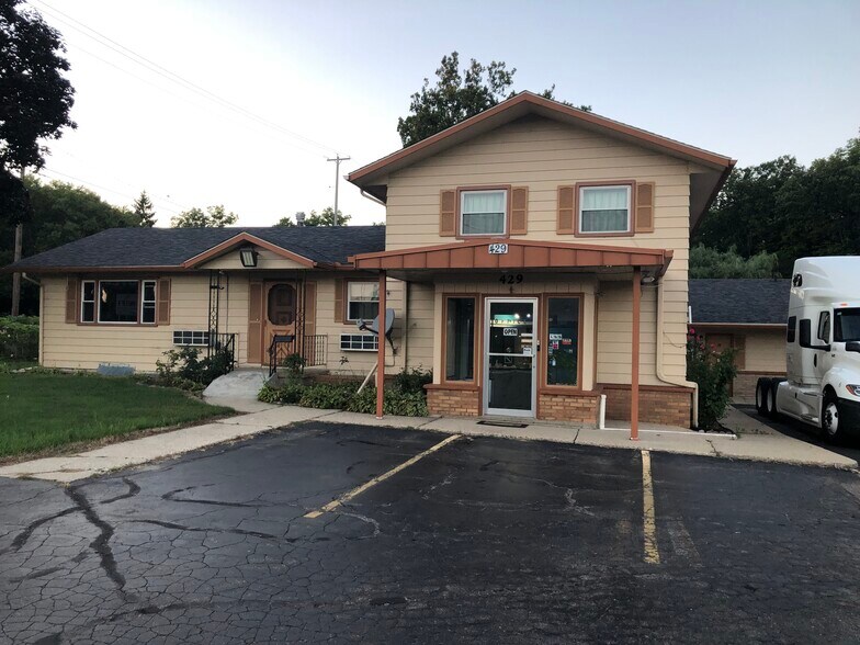 Primary Photo Of 429 N Broadway St, Hastings Hotel For Sale