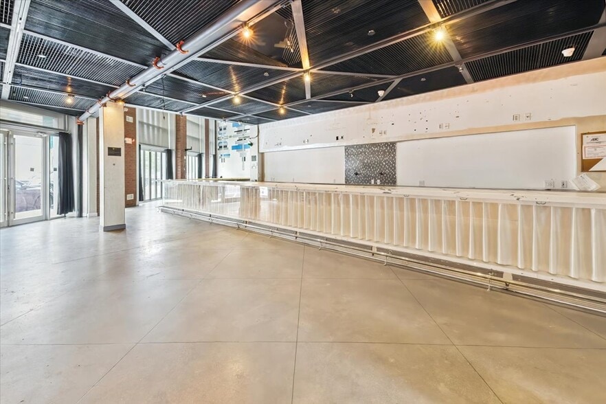 More Photos Of 512 Paterson Plank Rd, Jersey City Restaurant For Sale