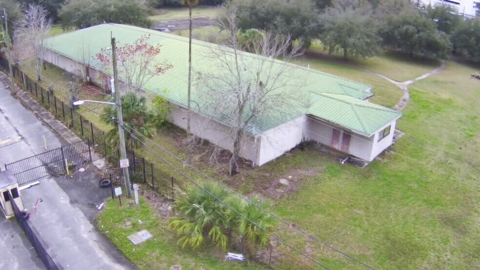 More Photos Of 2335 N Davis St, Jacksonville Religious Facility For Sale