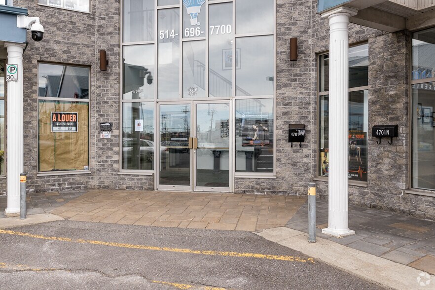 More Photos Of 4701 Boul Saint-Jean, Dollard-des-Ormeaux Storefront For Lease
