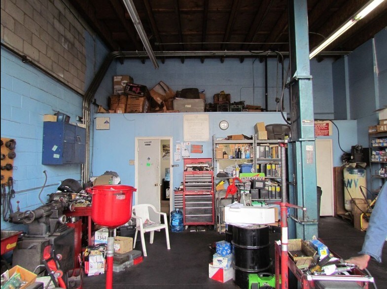 More Photos Of 3137 W Imperial Hwy, Inglewood Auto Repair For Lease