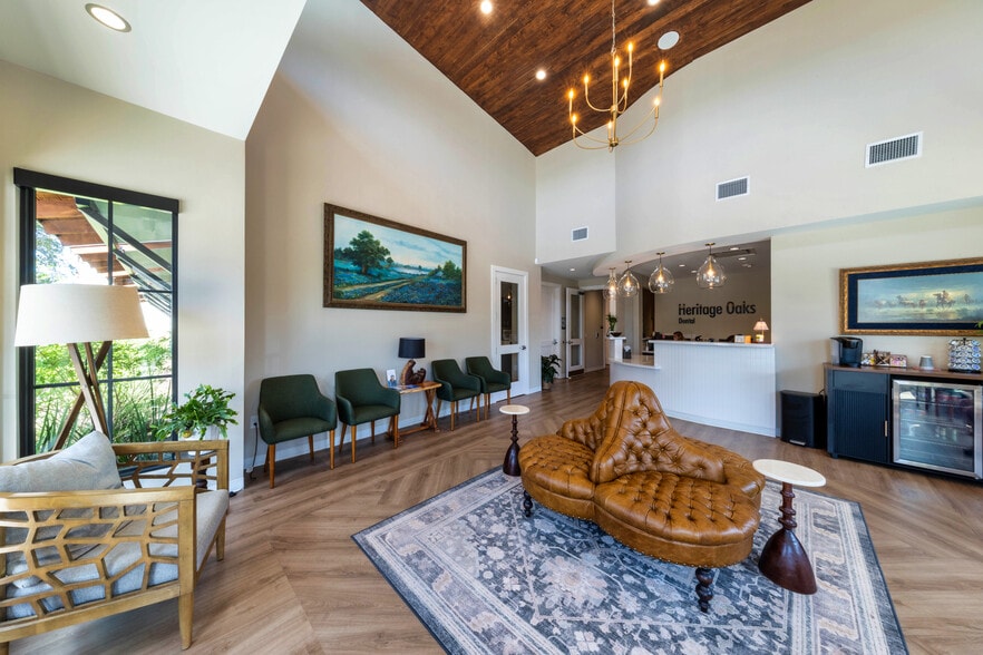 More Photos Of 411 12th St, Marble Falls Medical For Lease