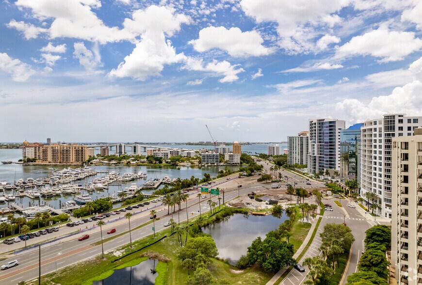 More Photos Of 2 N Tamiami Trl, Sarasota Office For Lease