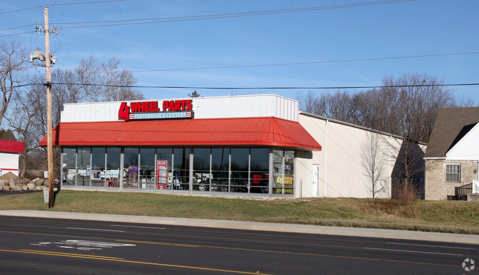 More Photos Of 9470 E Washington St, Indianapolis Freestanding For Lease