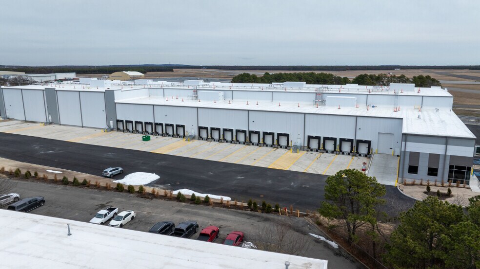 More Photos Of 2100 Smithtown Ave, Ronkonkoma Refrigeration Cold Storage For Lease