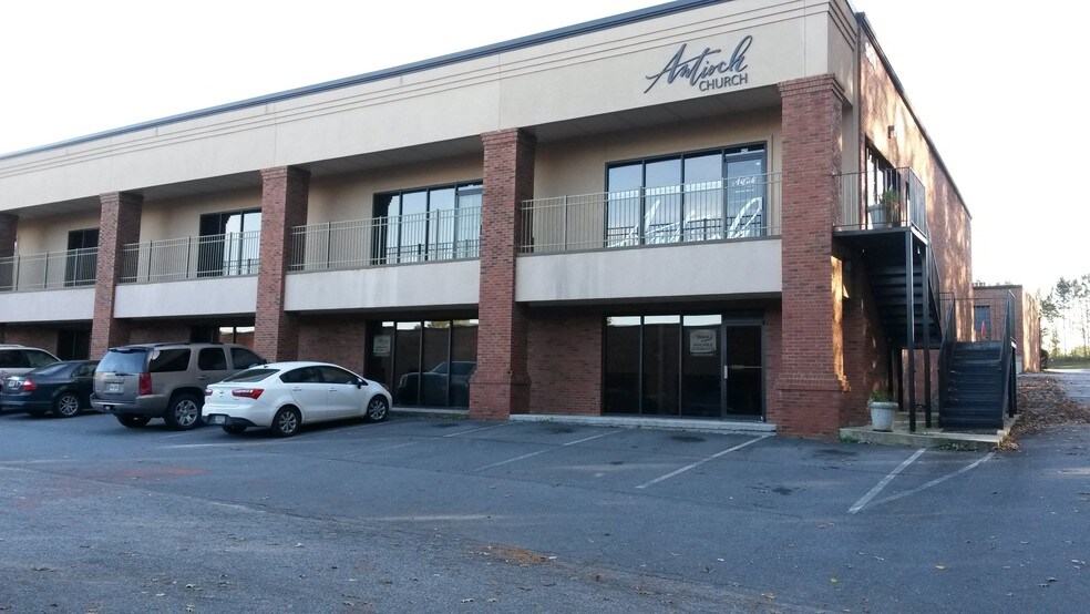 More Photos Of 9876 Main St, Woodstock Flex For Sale