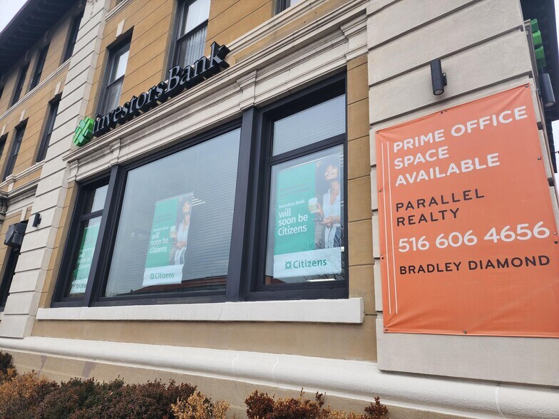 More Photos Of 210 Old Country Rd, Mineola Office For Lease