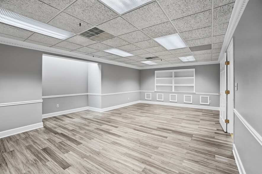 More Photos Of 4753-4759 Cornell Rd, Blue Ash Medical For Sale