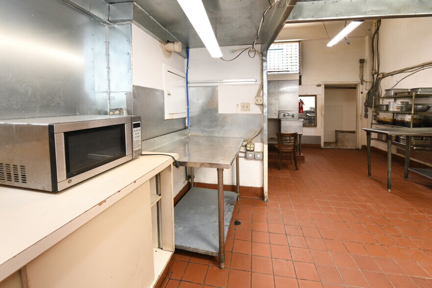 More Photos Of 1829 Euclid Ave, Berkeley Restaurant For Sale
