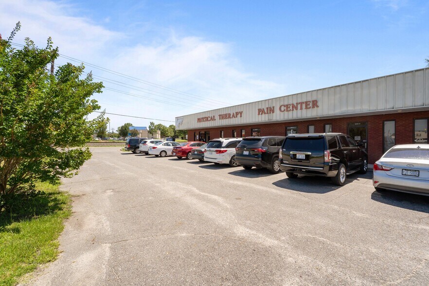 More Photos Of 2902 Central Heights Rd, Goldsboro Medical For Sale