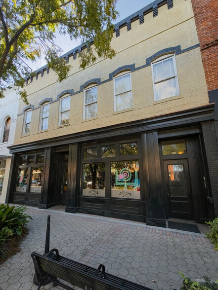 More Photos Of 128-130 N Ashley St, Valdosta General Retail For Sale