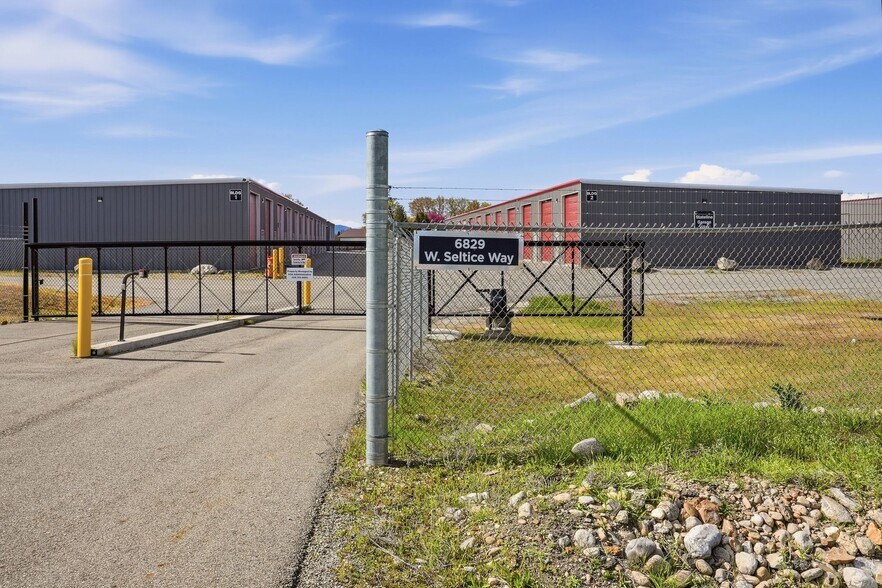 More Photos Of 6829 Seltice #202 203 204 205 206 way, Post Falls Warehouse For Sale