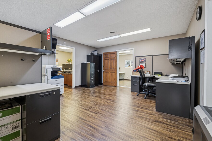 More Photos Of 3502 Dickerson Pike, Nashville Flex For Sale
