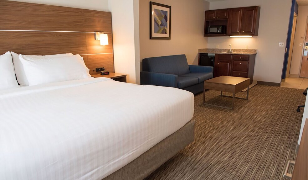 More Photos Of 58364 In-19, Elkhart Hotel For Sale