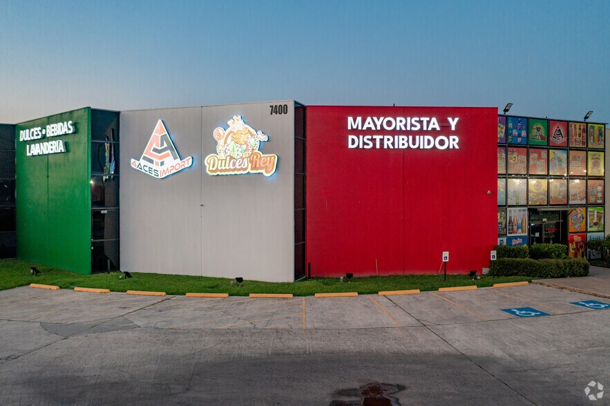 Primary Photo Of 7400 North Fwy, Houston Freestanding For Lease