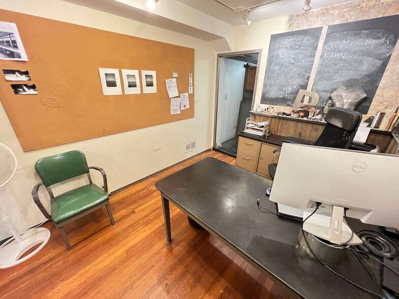 More Photos Of 1438-1442 Light St, Baltimore Showroom For Sale