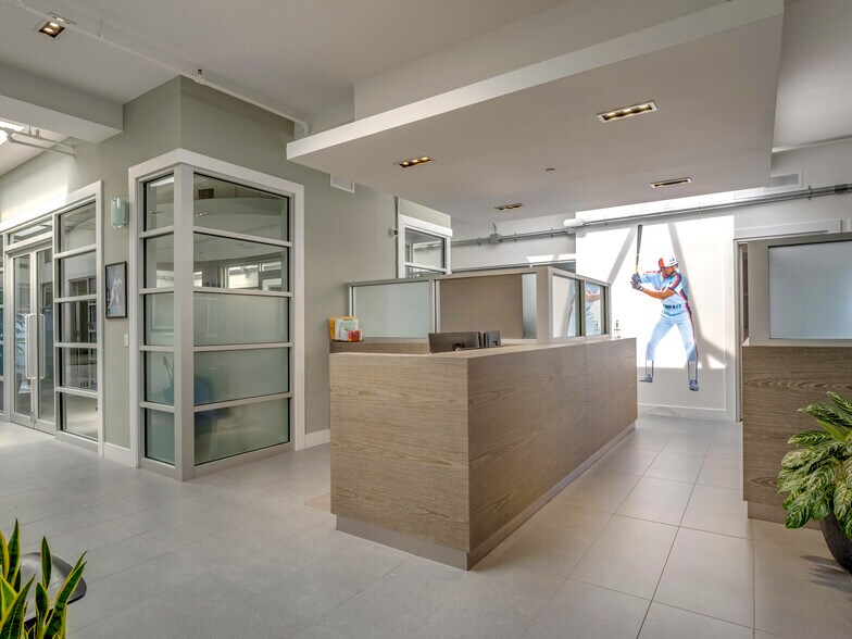 More Photos Of 45-47 NE 36th St, Miami Freestanding For Sale