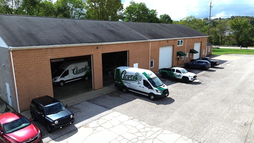 More Photos Of 17111 Munn Rd, Chagrin Falls Light Manufacturing For Sale