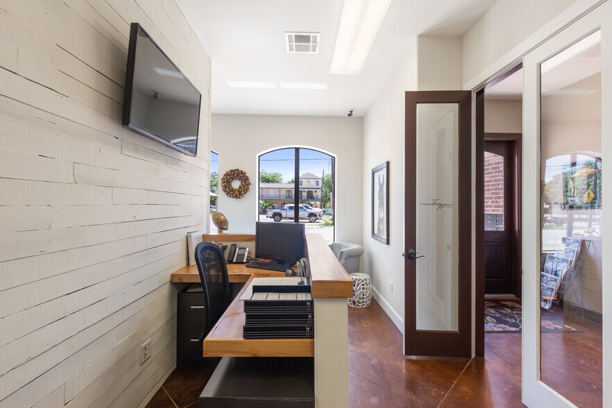 More Photos Of 14375 Liberty St, Montgomery Coworking Space