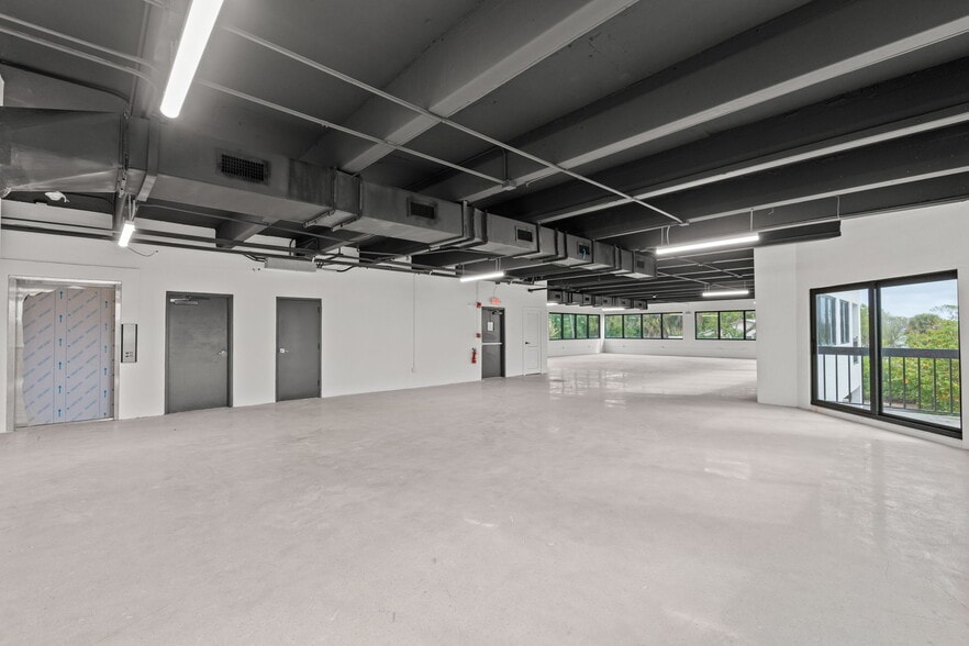 More Photos Of 1016 Clemons St, Jupiter Loft Creative Space For Lease