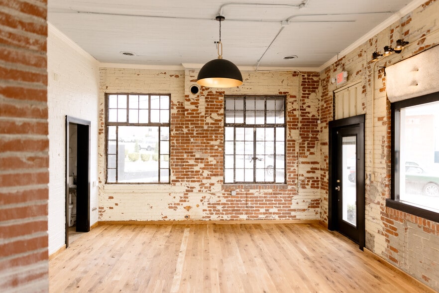 More Photos Of 609 2nd, Macon-Bibb General Retail For Lease