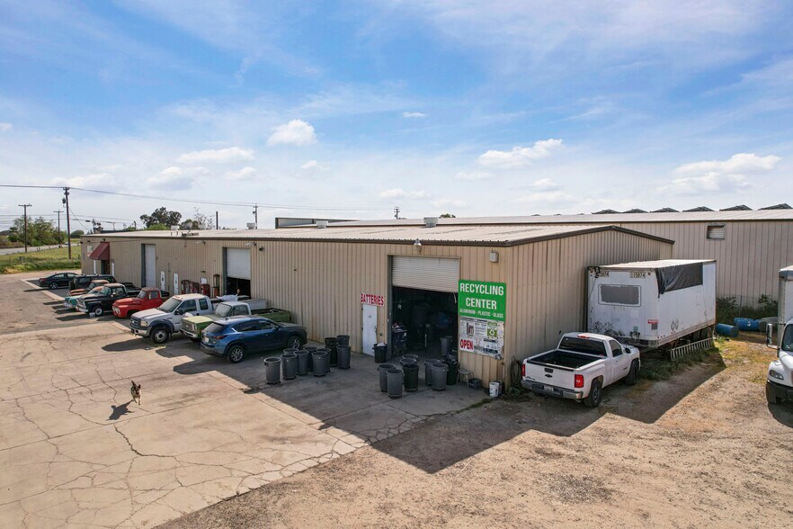 More Photos Of 12811 E Brandt Rd, Lockeford Warehouse For Sale