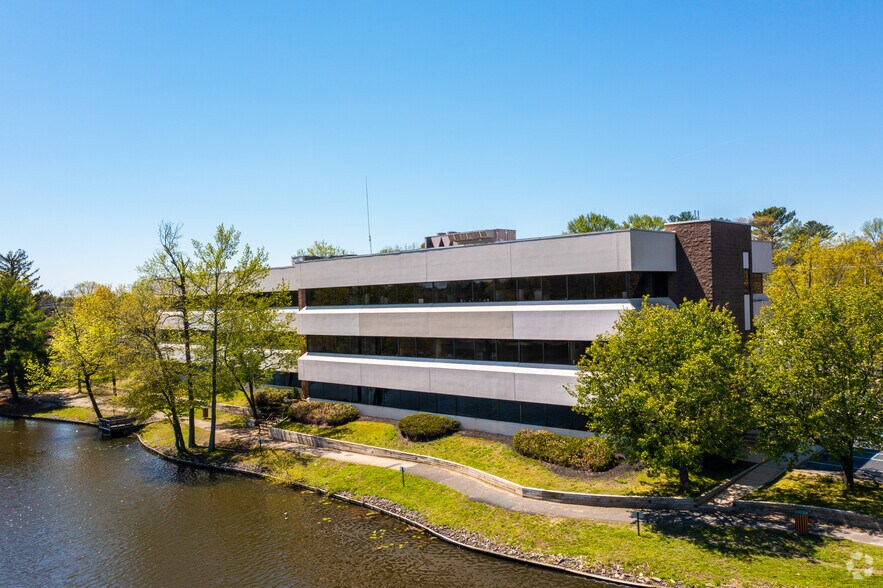 More Photos Of 20 E Clementon Rd, Gibbsboro Office For Lease