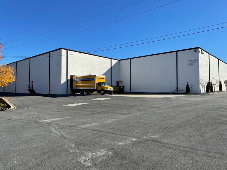 More Photos Of 1855 Plymouth Rd NW, Atlanta Warehouse For Lease