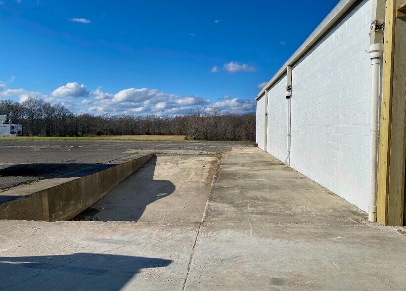 More Photos Of 350 Main St, Huntland Flex For Sale