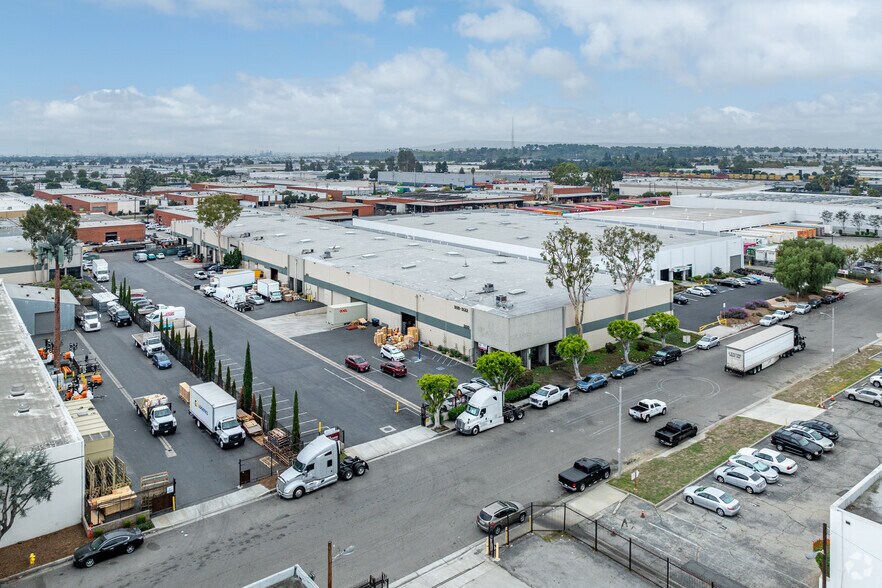 More Photos Of 3110-3122 E Via Mondo Rd, Compton Warehouse For Lease