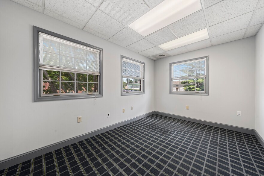 More Photos Of 607 Easton Rd, Willow Grove Medical For Lease