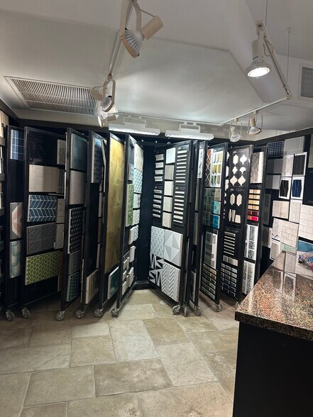 More Photos Of 874 Alua St, Wailuku Warehouse For Sale