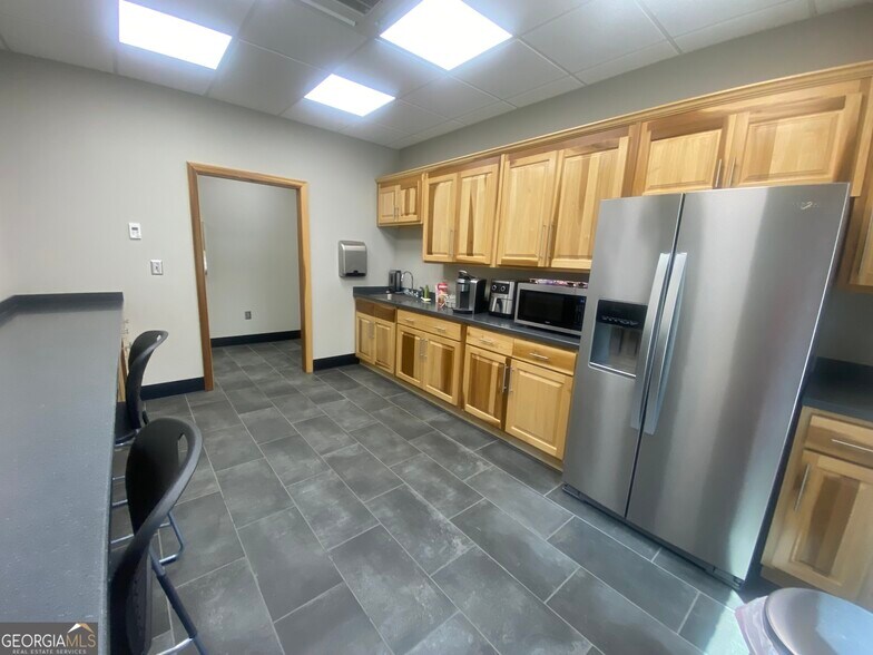 More Photos Of 1124 GA Highway 29 S, East Dublin Office For Sale