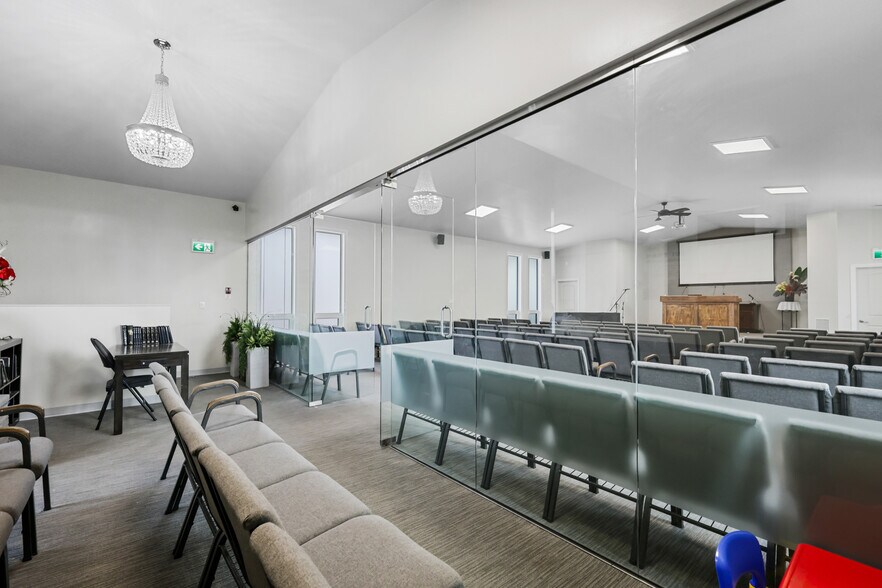 More Photos Of 232 8A St NE, Calgary Religious Facility For Sale