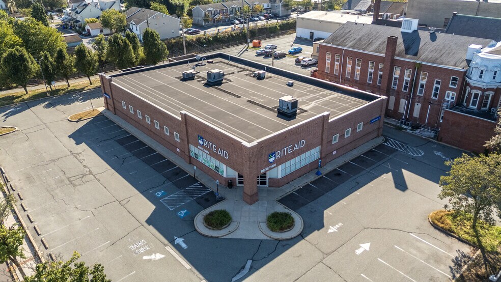 More Photos Of 340 E High St, Pottstown Drugstore For Lease