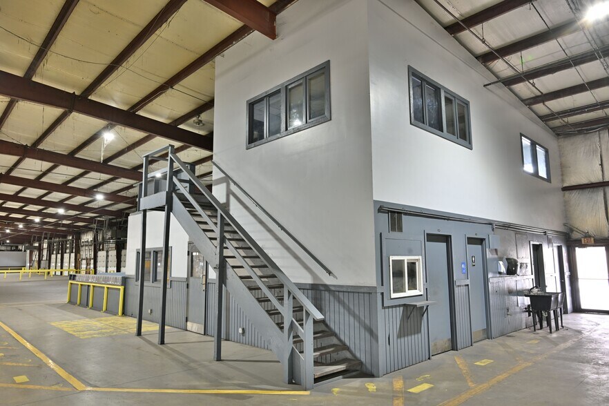 More Photos Of 2314 Wilkins Dr, Chillicothe Warehouse For Lease