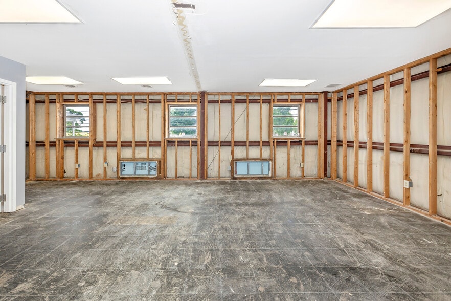 More Photos Of 329 E 2nd St, Frederick Warehouse For Lease