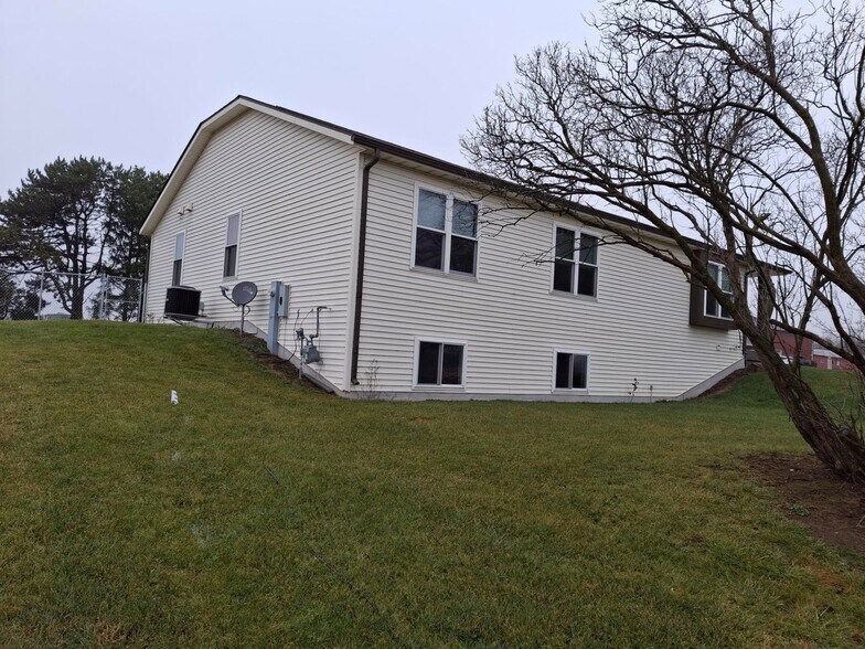 More Photos Of N2047 Sawmill Rd, Watertown Self Storage For Sale