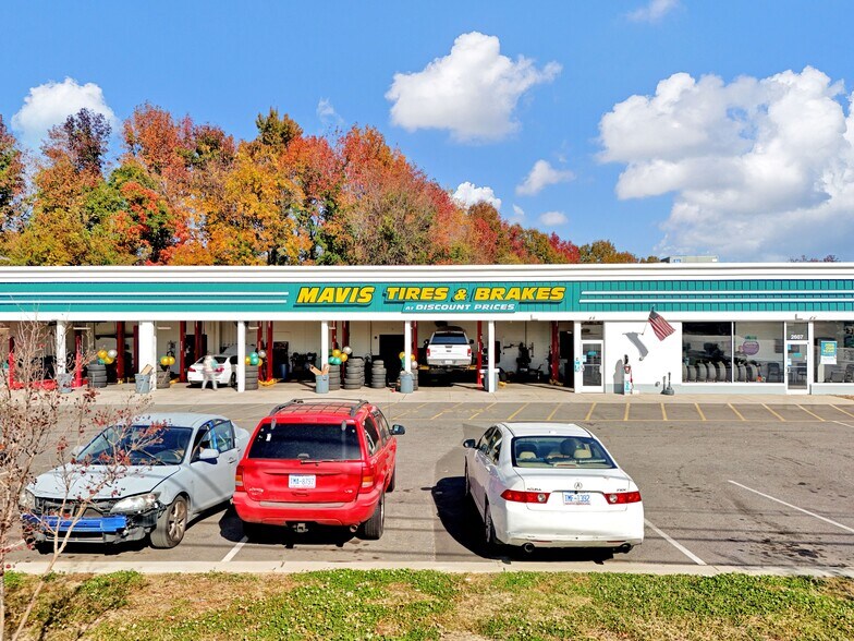 More Photos Of 2607 S Main St, High Point Auto Repair For Sale