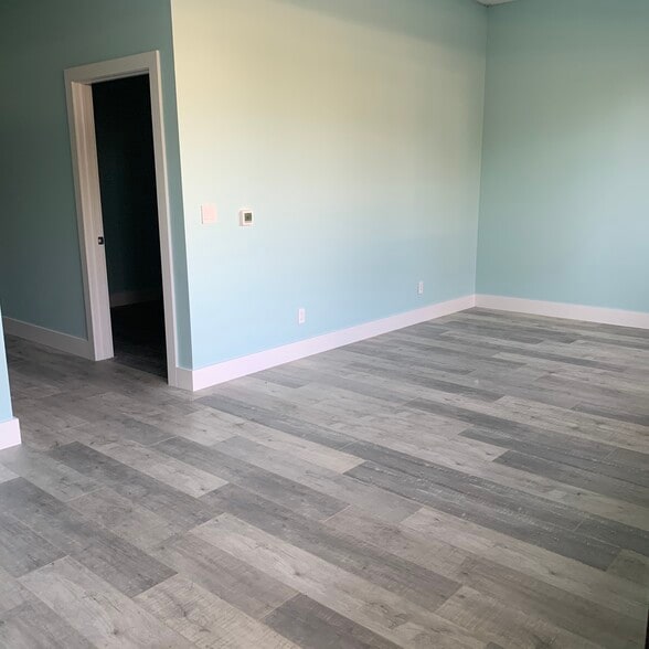 More Photos Of 17001 Alico Commerce Ct, Fort Myers Warehouse For Lease