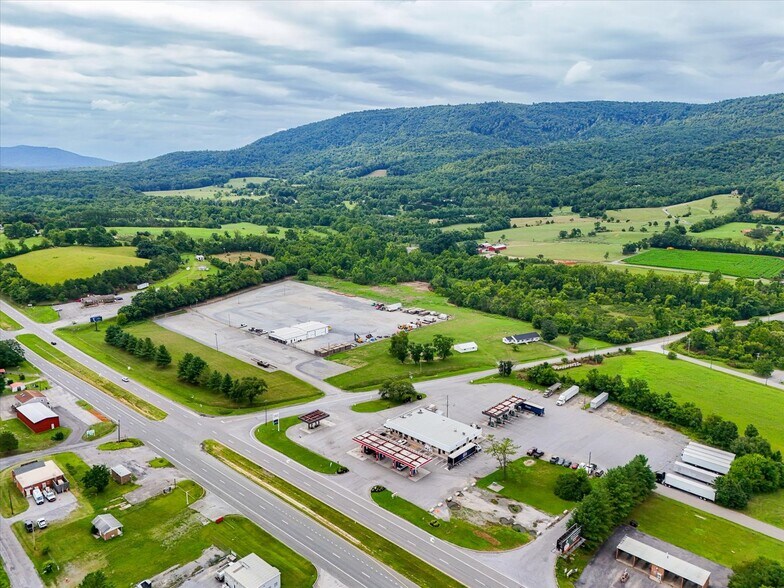 More Photos Of 1062 Mountain View Church Rd, Blue Ridge Flex For Lease
