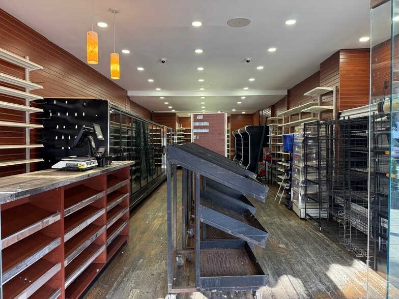 More Photos Of 8402 5th Ave, Brooklyn Apartments For Lease