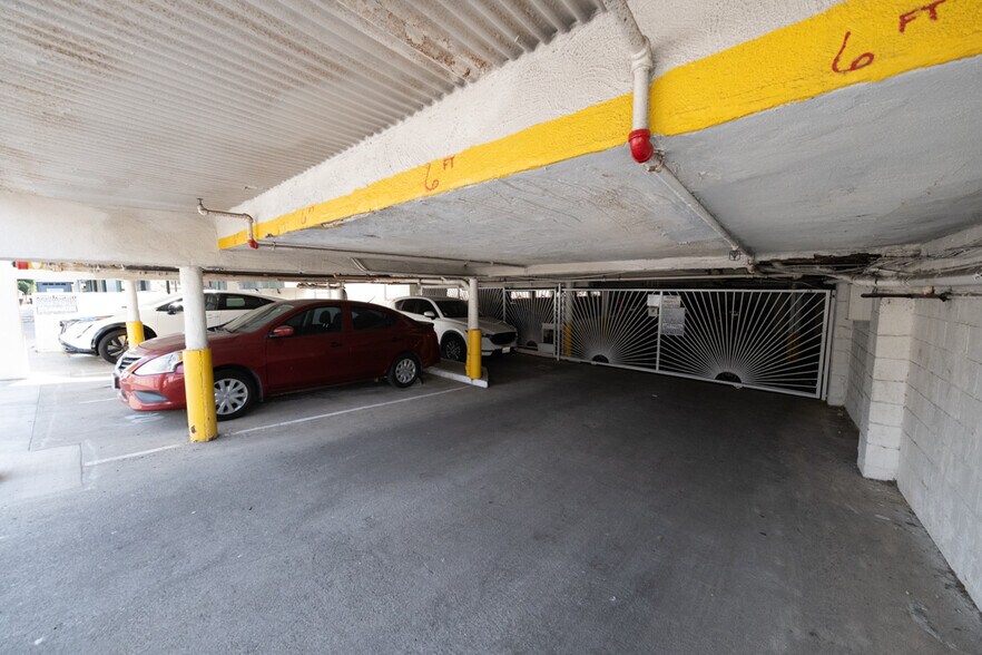 More Photos Of 240 S Doheny Dr, Beverly Hills Apartments For Sale